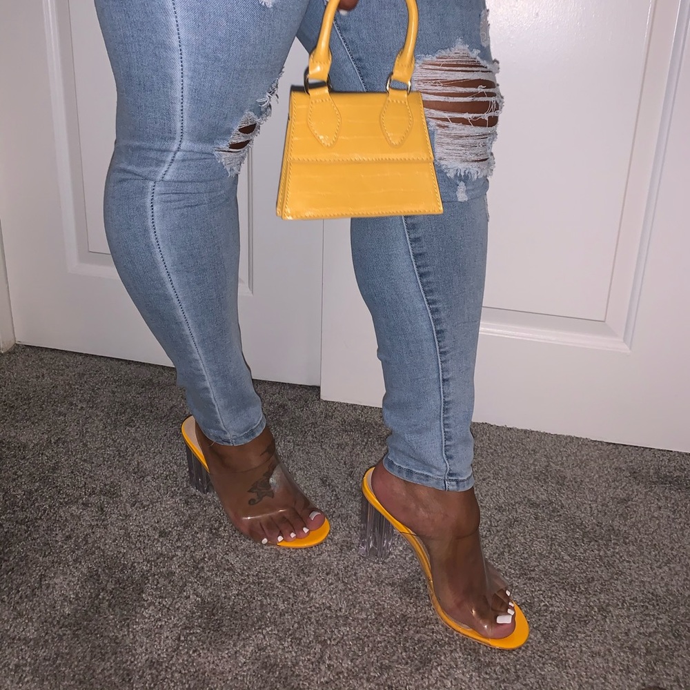 Clear chunky heel 💝